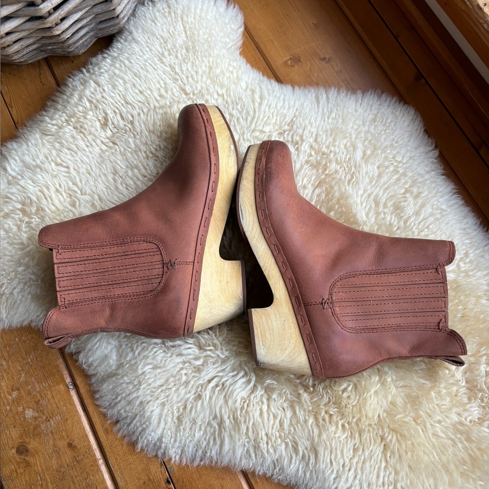 Women's Brown Leather Clog Ankle Boots - Picture 5 of 11